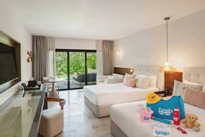 Family Selection Junior Suite Swim Up